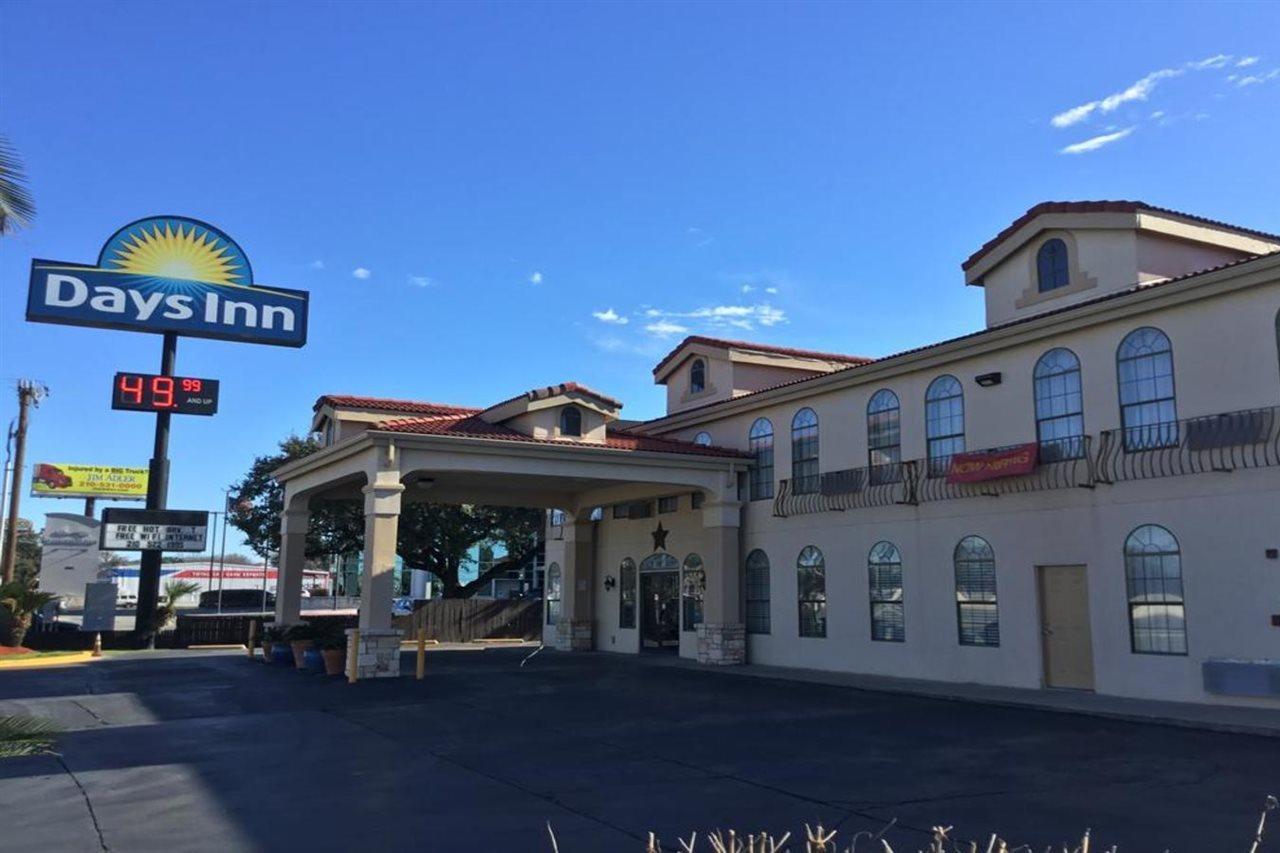 Days Inn By Wyndham Near Seaworld Σαν Αντόνιο Εξωτερικό φωτογραφία