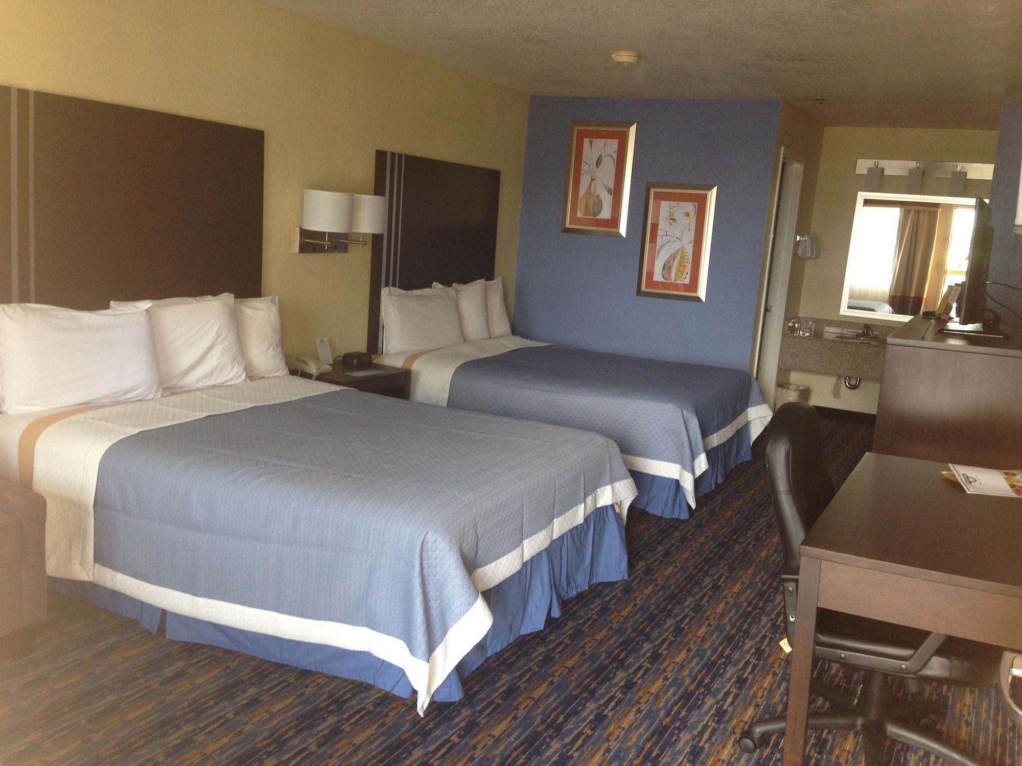Days Inn By Wyndham Near Seaworld Σαν Αντόνιο Εξωτερικό φωτογραφία