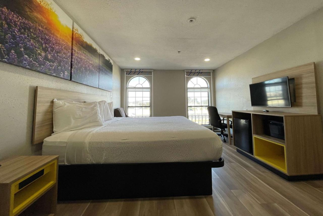 Days Inn By Wyndham Near Seaworld Σαν Αντόνιο Εξωτερικό φωτογραφία