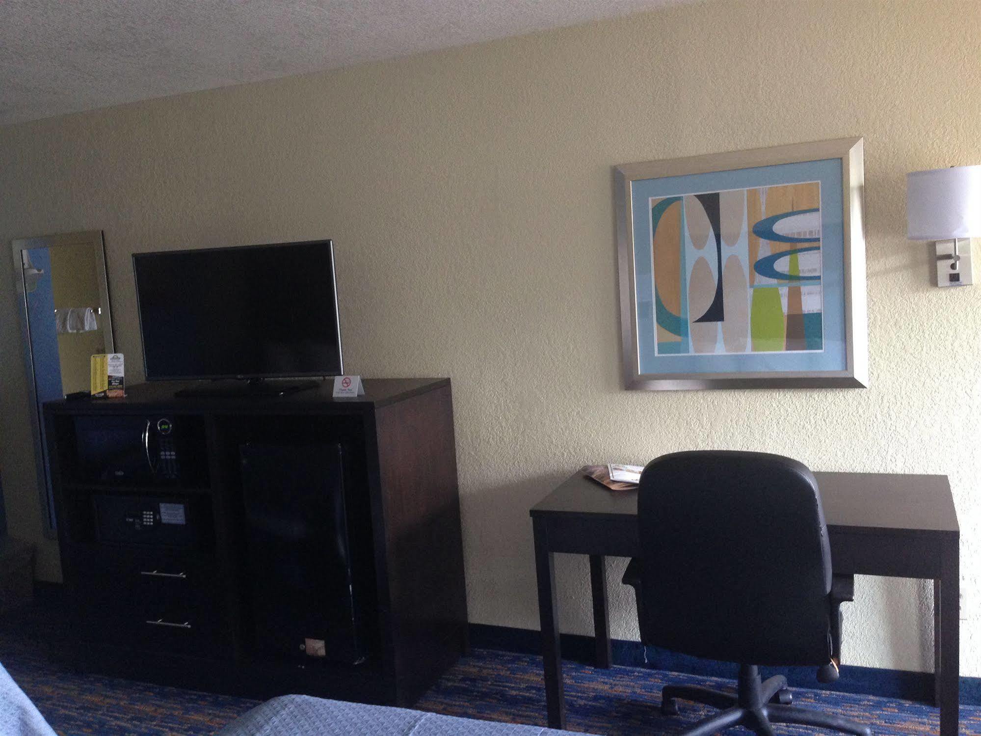Days Inn By Wyndham Near Seaworld Σαν Αντόνιο Εξωτερικό φωτογραφία