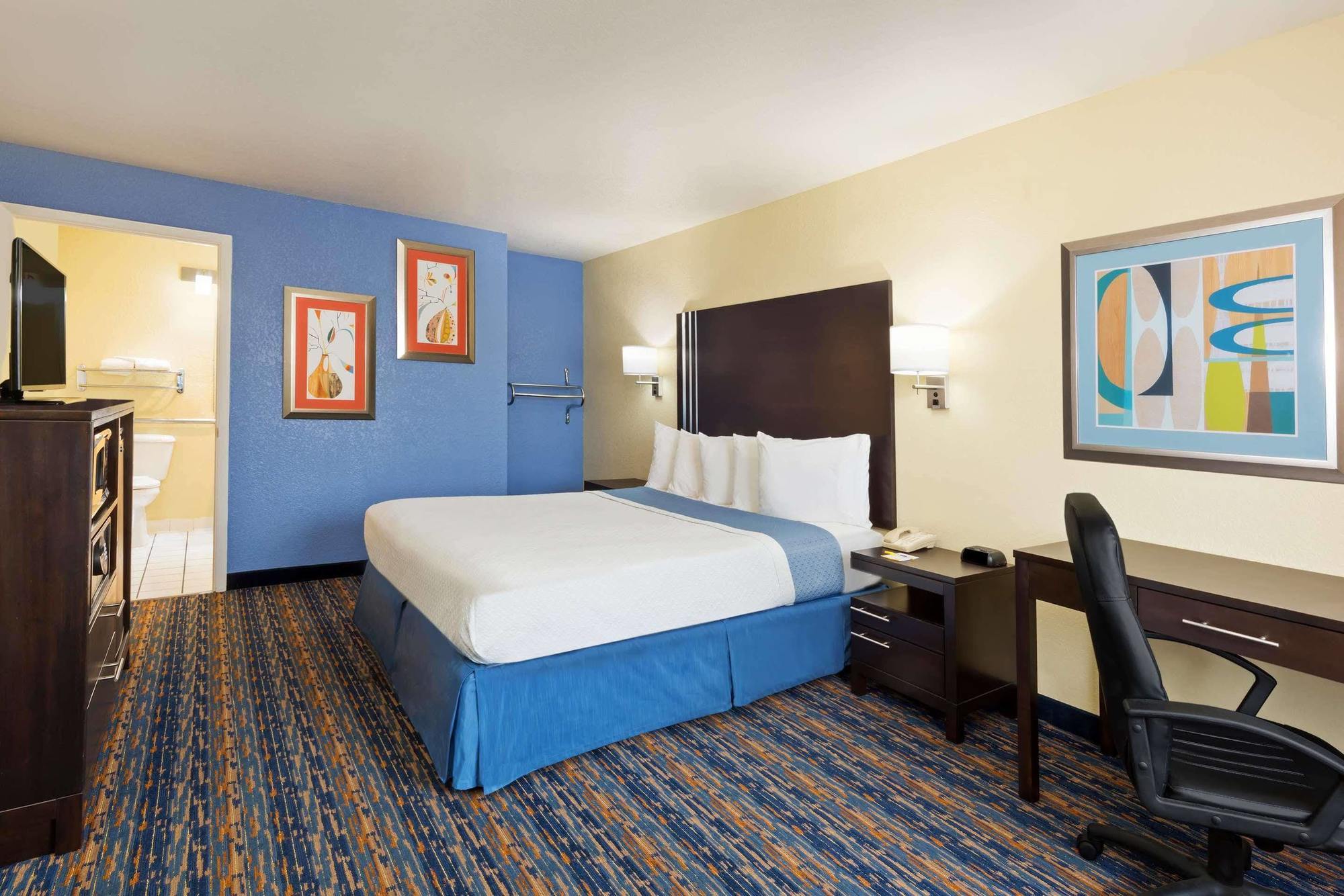 Days Inn By Wyndham Near Seaworld Σαν Αντόνιο Εξωτερικό φωτογραφία