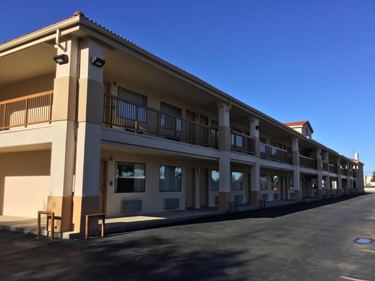 Days Inn By Wyndham Near Seaworld Σαν Αντόνιο Εξωτερικό φωτογραφία